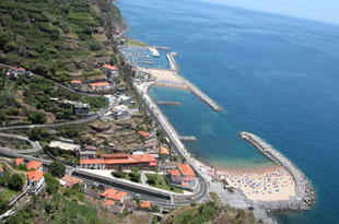 Restaurants in Calheta